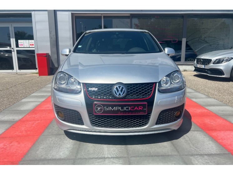 Volkswagen Golf DSG 2.0 T 16S FSI 230 GTI Pirelli
