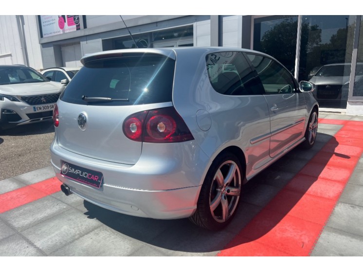 Volkswagen Golf DSG 2.0 T 16S FSI 230 GTI Pirelli
