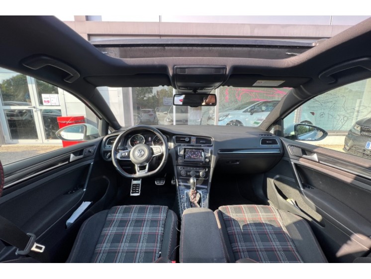 Volkswagen Golf TSI 230 BlueMotion Technology DSG6 GTI Performance 2.0