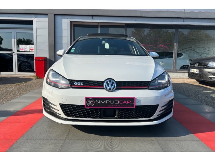 Volkswagen Golf TSI 230 BlueMotion Technology DSG6 GTI Performance 2.0