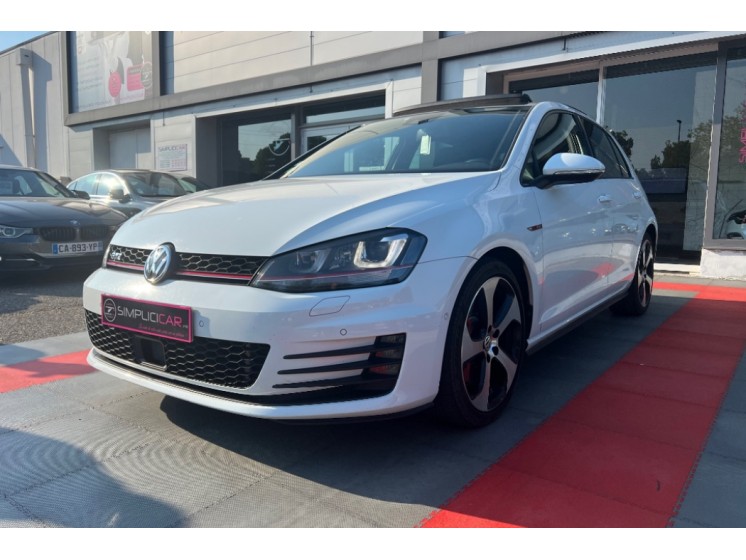Volkswagen Golf TSI 230 BlueMotion Technology DSG6 GTI Performance 2.0