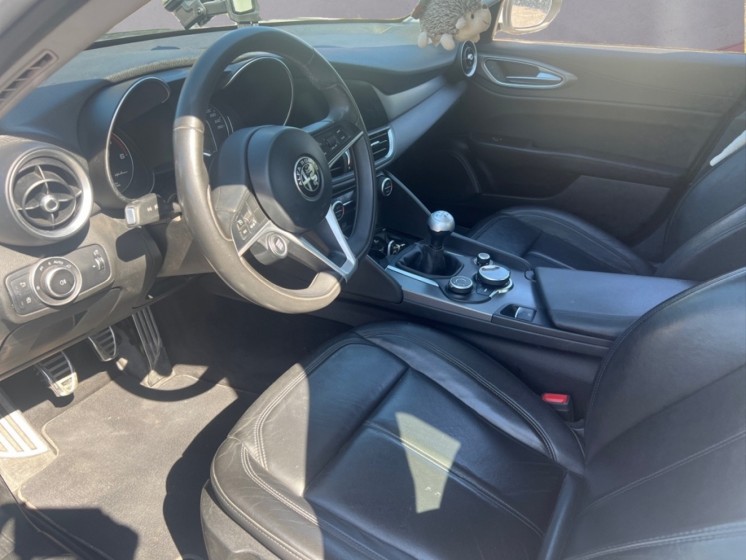 Alfa Romeo Giulia Super 2.2 180 ch