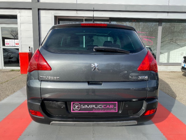 Peugeot 3008 1.6 THP 16V Féline 156ch