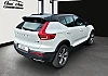 Volvo Xc40 awd 190 r-design geartronic 8 thumbnail