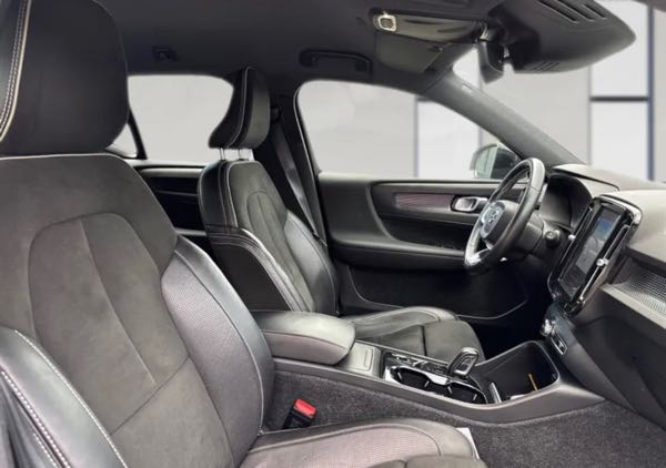 Volvo Xc40 awd 190 r-design geartronic 8