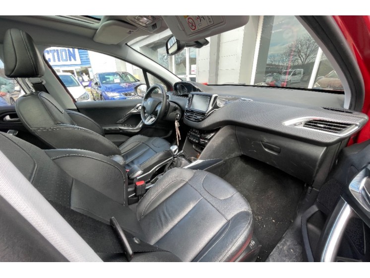 Peugeot 2008 feline titane BlueHDi 1.6 120ch BVM6