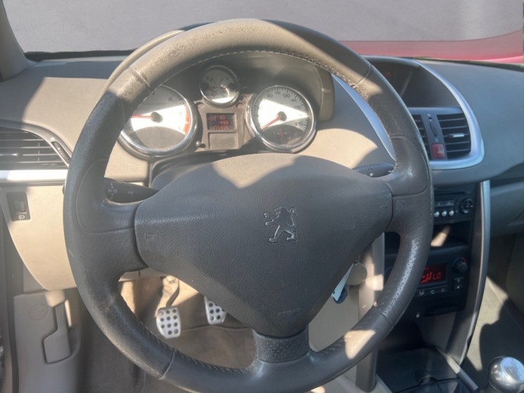 Peugeot 207 1.6 HDi 16v 110ch FAP Griffe