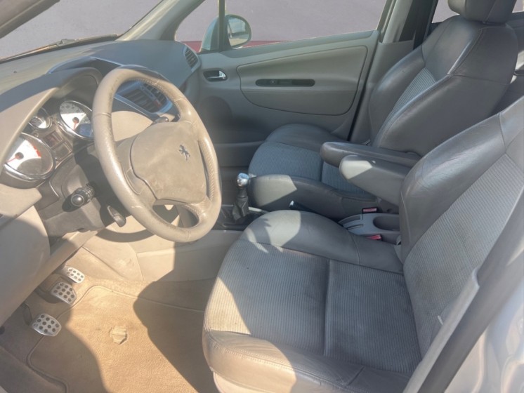 Peugeot 207 1.6 HDi 16v 110ch FAP Griffe