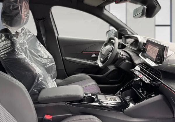Peugeot 208 GT ii 1.2 puretech 130 GT s&s eat8