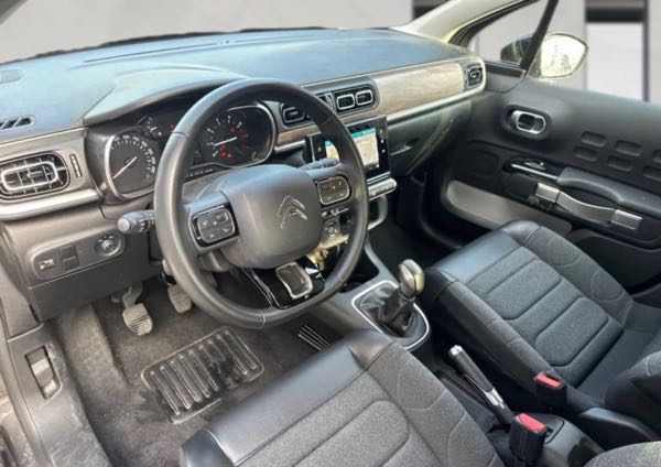 Citroen C3 iii (2) 1.2 puretech 83 s&s shine pack Démarrage sans clef