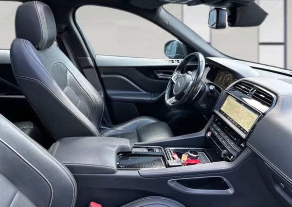 Jaguar F-pace (2) 3.0 D300 MHEV AWD R-DYNAMIC S BVA8