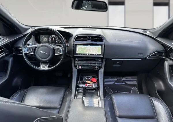 Jaguar F-pace (2) 3.0 D300 MHEV AWD R-DYNAMIC S BVA8
