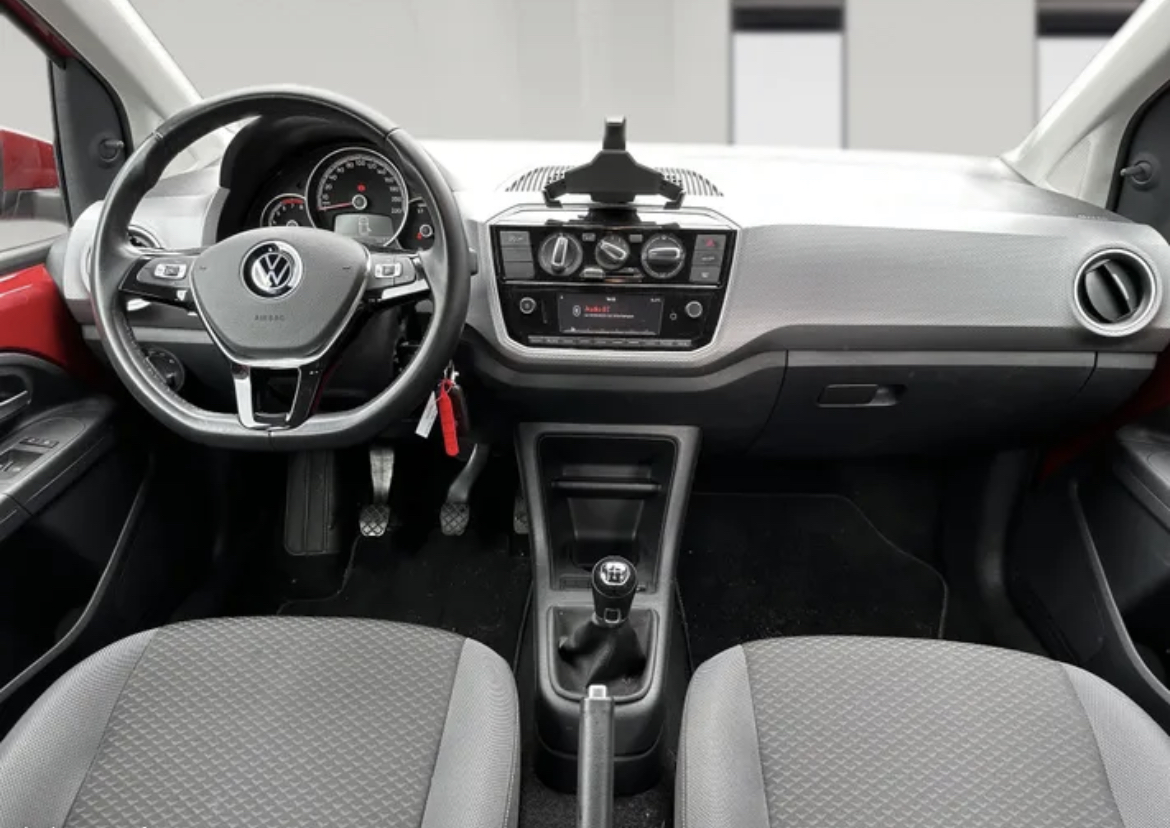 Volkswagen Up! up 1.0 65 bluemotion technology active 5p camera reg clim