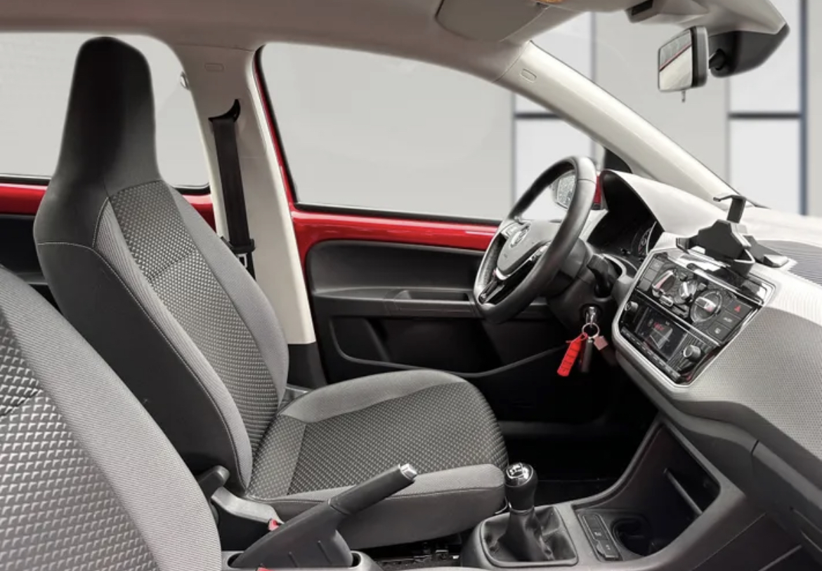 Volkswagen Up! up 1.0 65 bluemotion technology active 5p camera reg clim