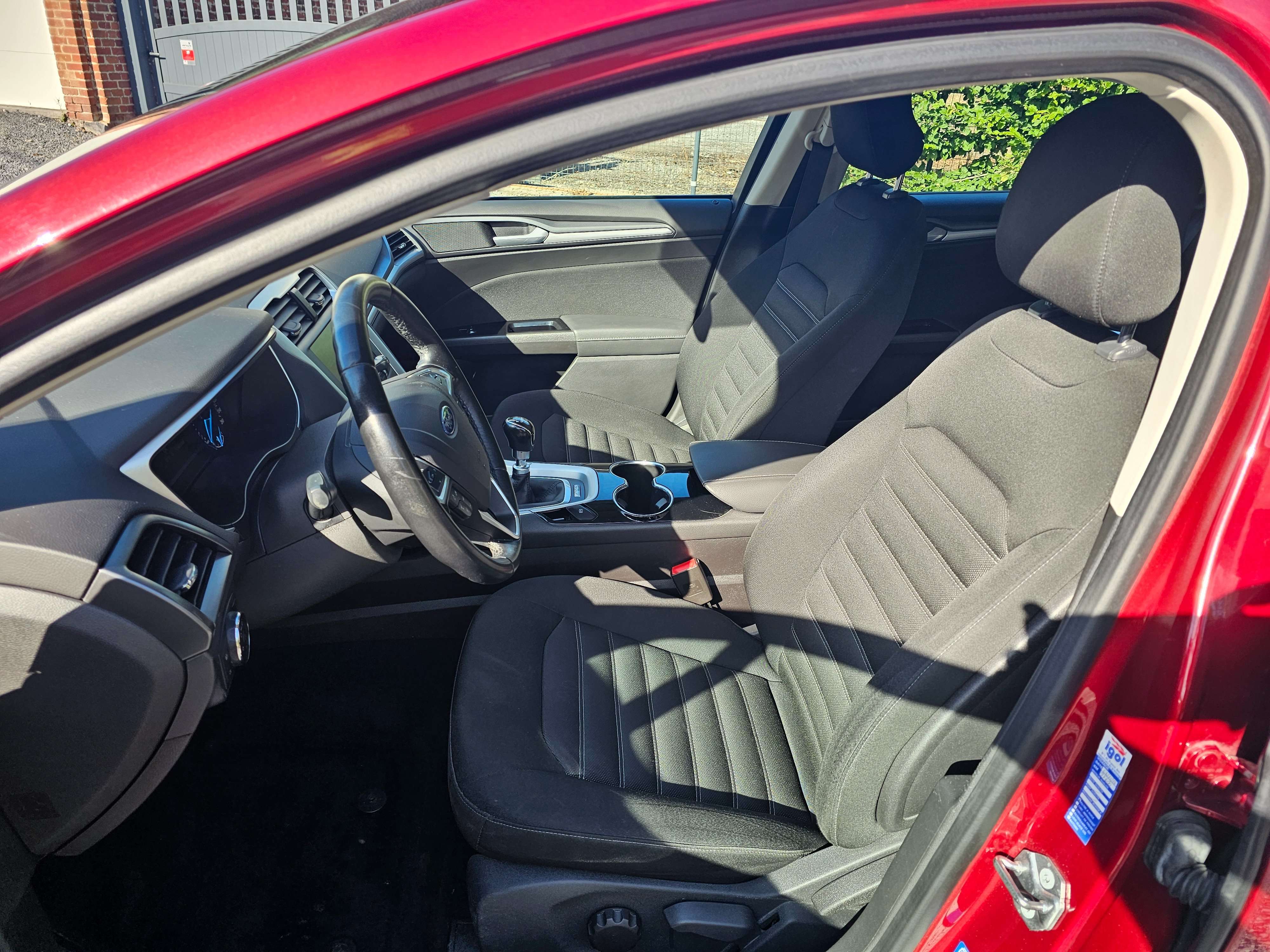 Ford Mondeo 1.6 TDCi  / Carpass  /  2 clés / Garantie