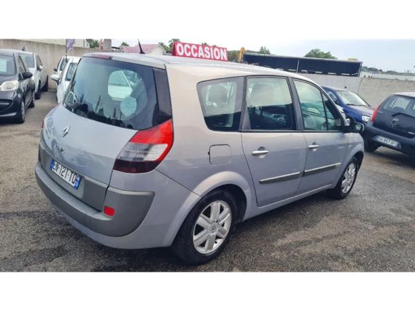 Renault Grand Scenic II 1.9 dCi 1870cm3 120cv