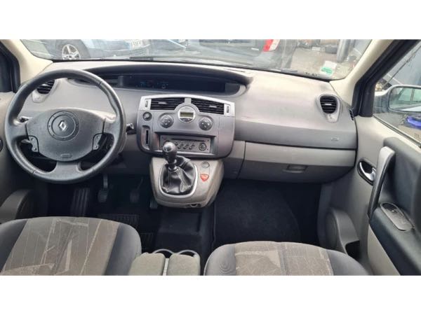 Renault Grand Scenic II 1.9 dCi 1870cm3 120cv