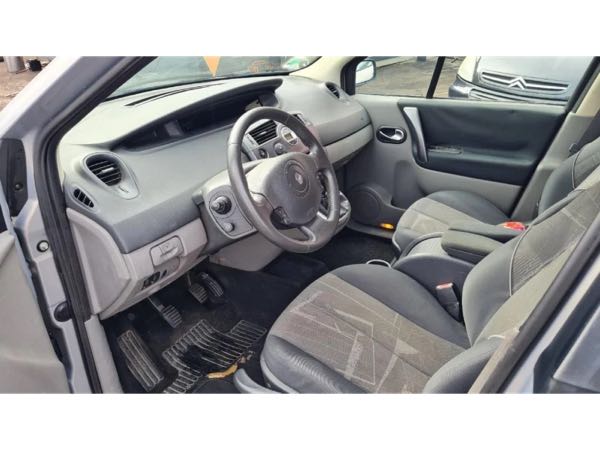 Renault Grand Scenic II 1.9 dCi 1870cm3 120cv