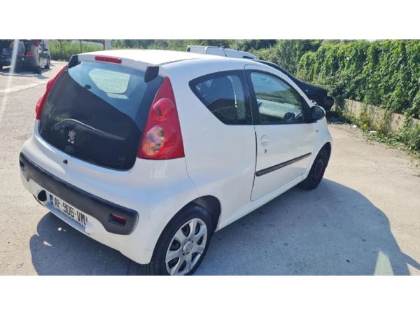 Peugeot 107 1.0 998cm3 68cv