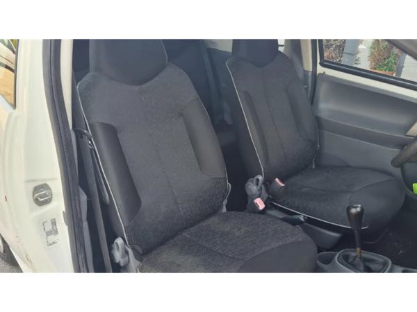 Peugeot 107 1.0 998cm3 68cv