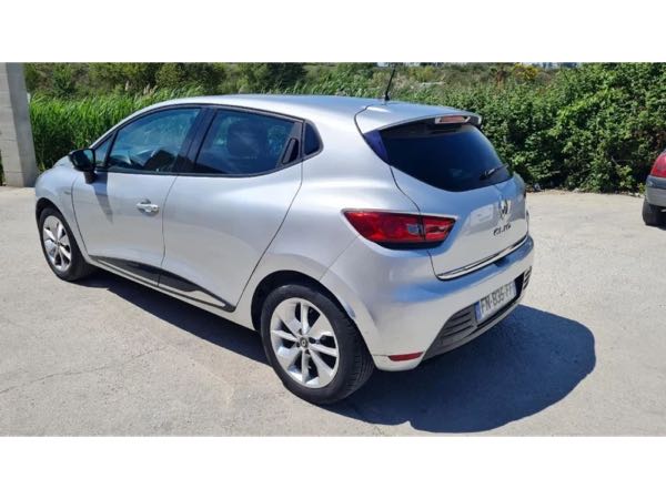 Renault Clio IV 1.2 16V 1149cm3 73cv