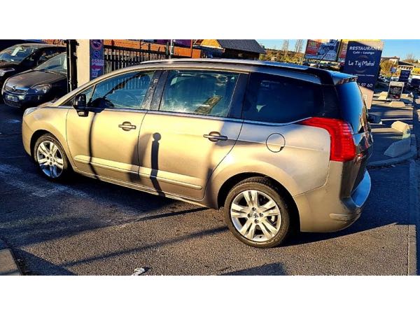 Peugeot 5008 2.0 HDi (150Ch)