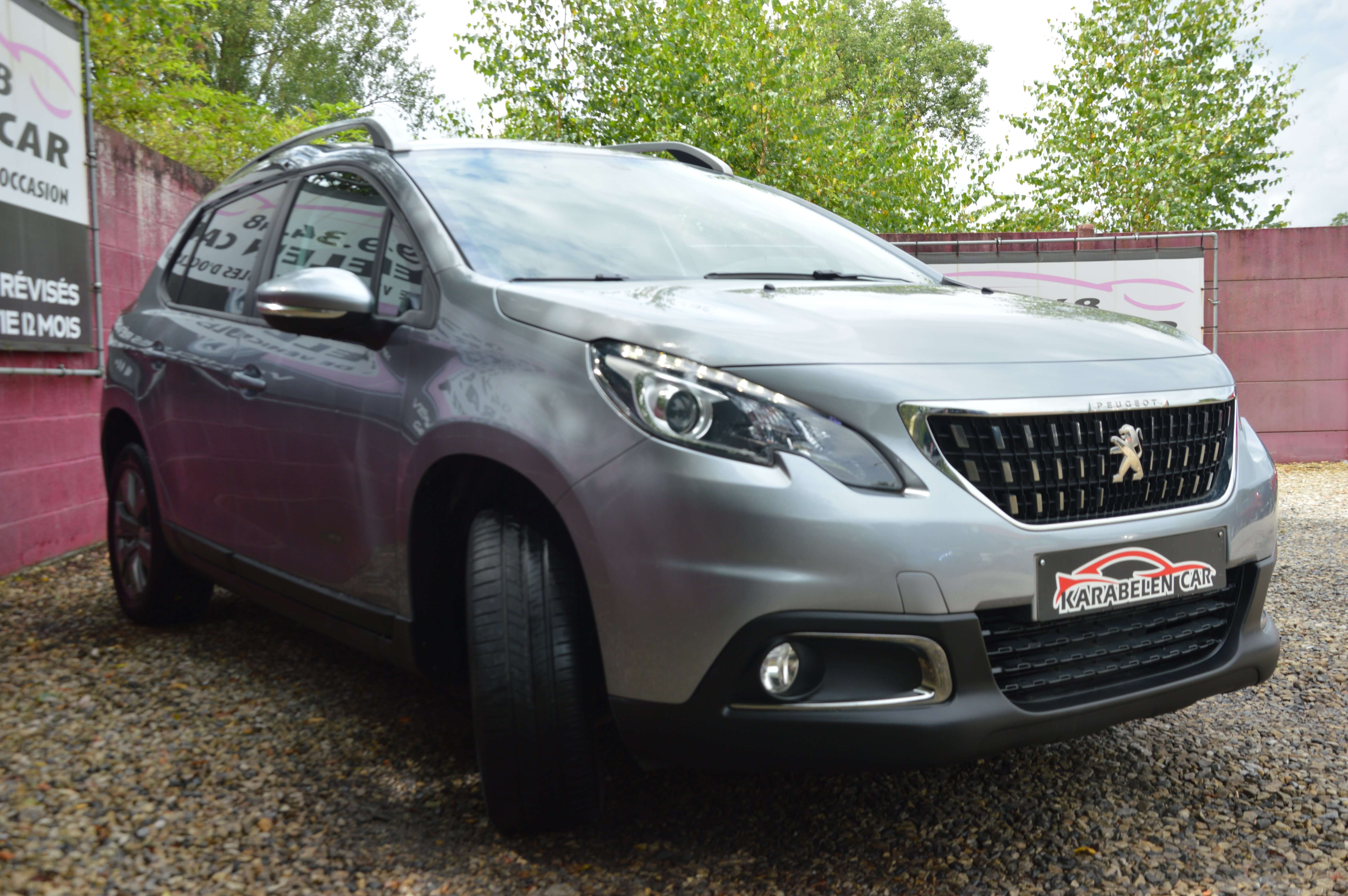 Peugeot 2008 1.2iPureTech Style NEUF BOITE AUTO NAV 31.366KM