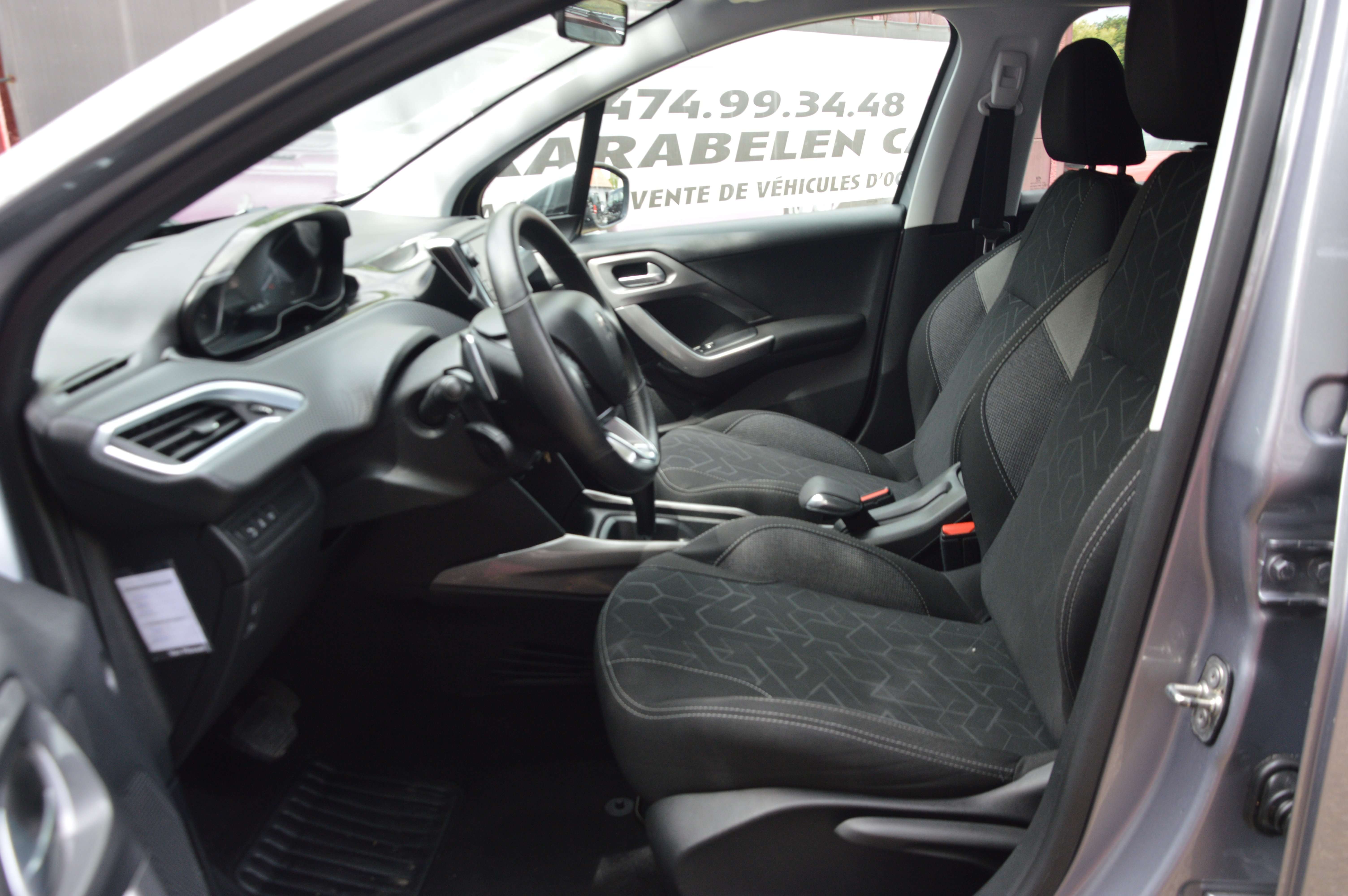 Peugeot 2008 1.2iPureTech Style NEUF BOITE AUTO NAV 31.366KM