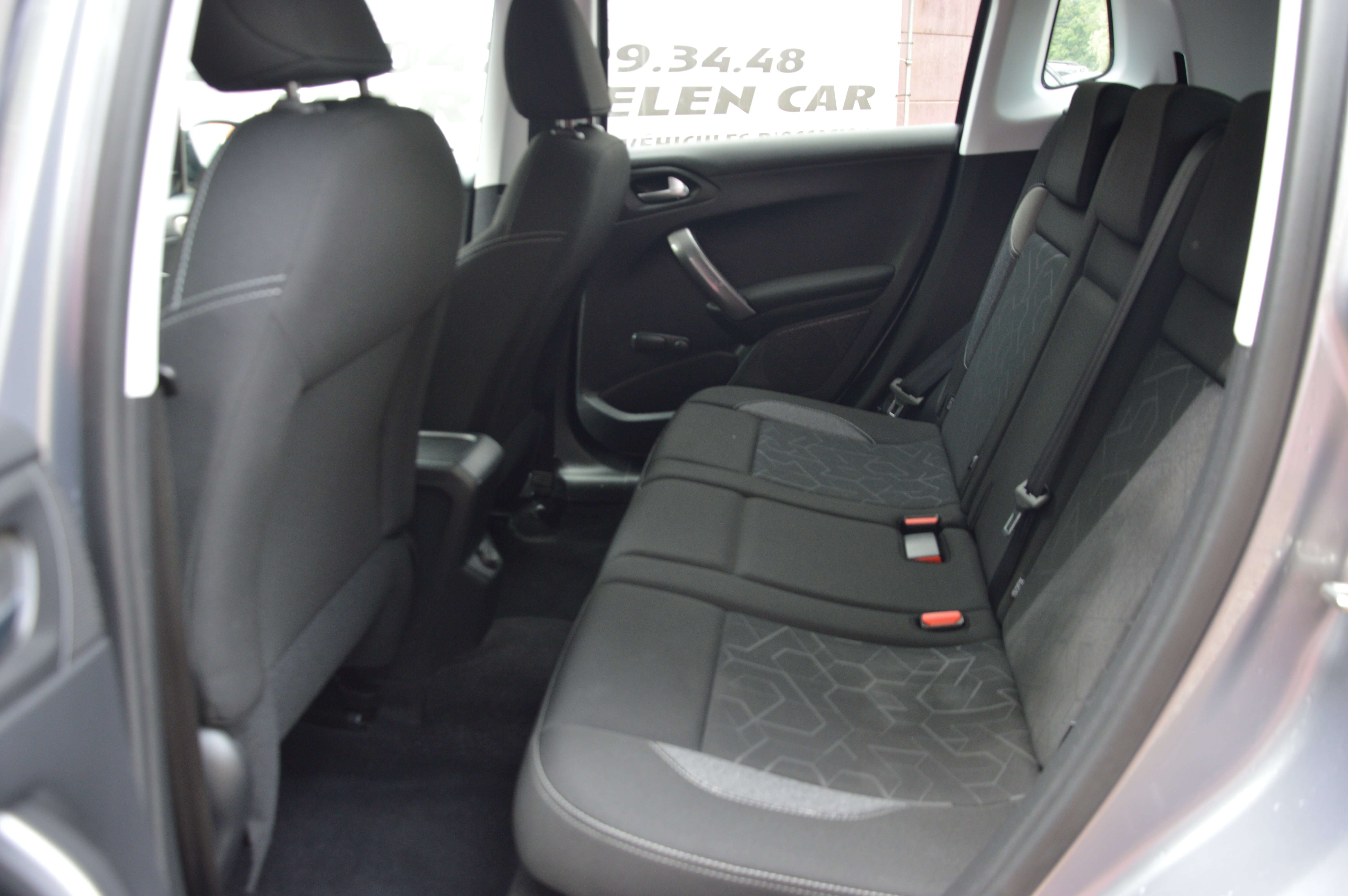 Peugeot 2008 1.2iPureTech Style NEUF BOITE AUTO NAV 31.366KM