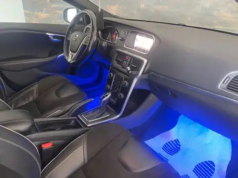 Volvo V40 2.0 *R-Design *GPS *LED *SIÉGE CHAUFF *RADAR