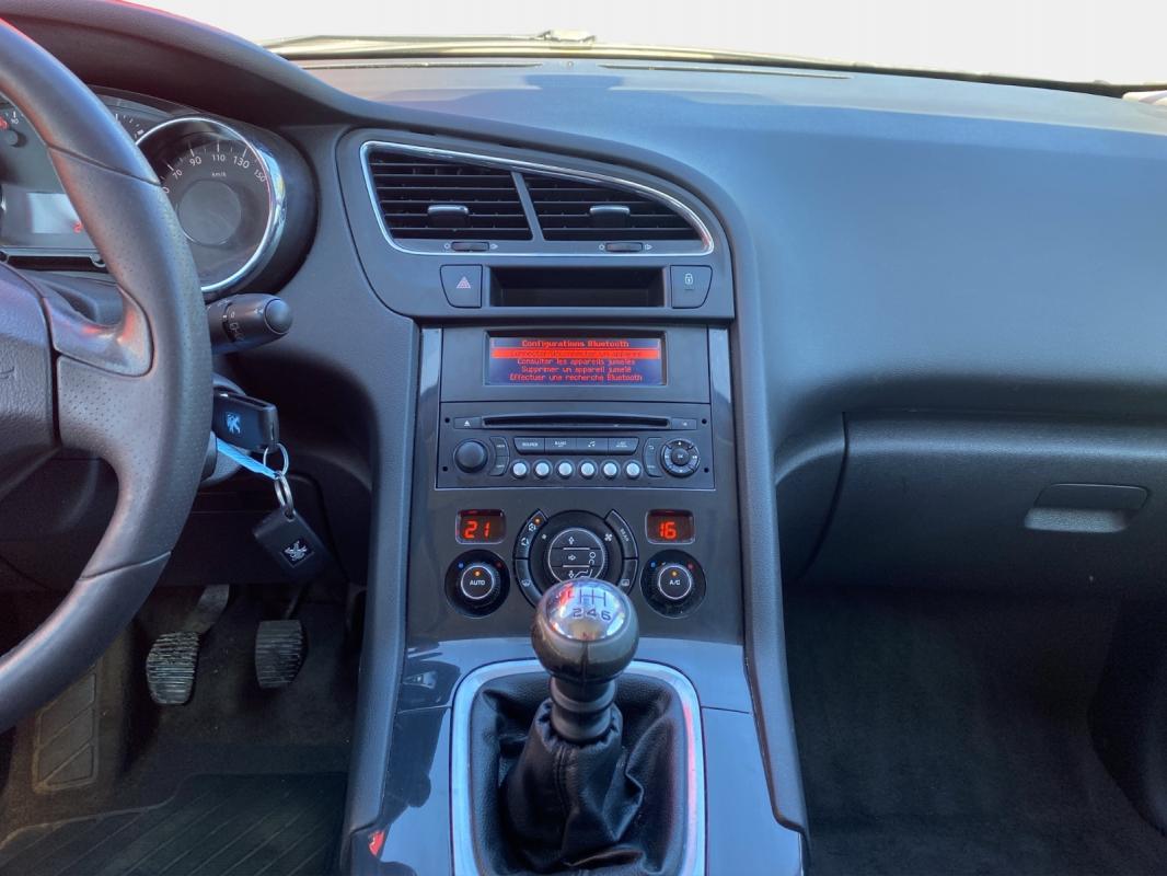 Peugeot 5008 1.6 HDi 115ch FAP BVM6 Style 7pl
