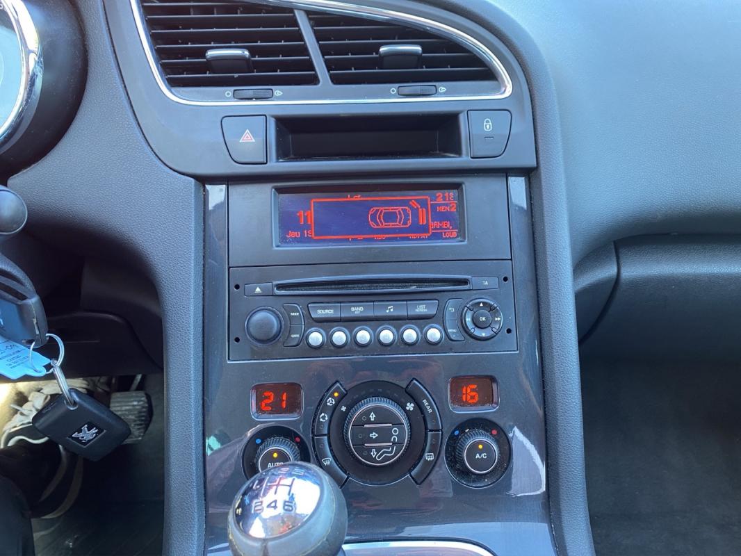 Peugeot 5008 1.6 HDi 115ch FAP BVM6 Style 7pl