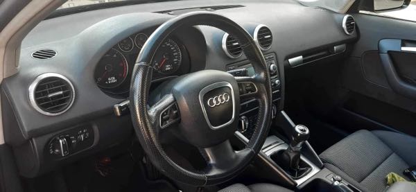 Audi A3 II (2) SPORTBACK 2.0 TDI 140 AMBIENTE