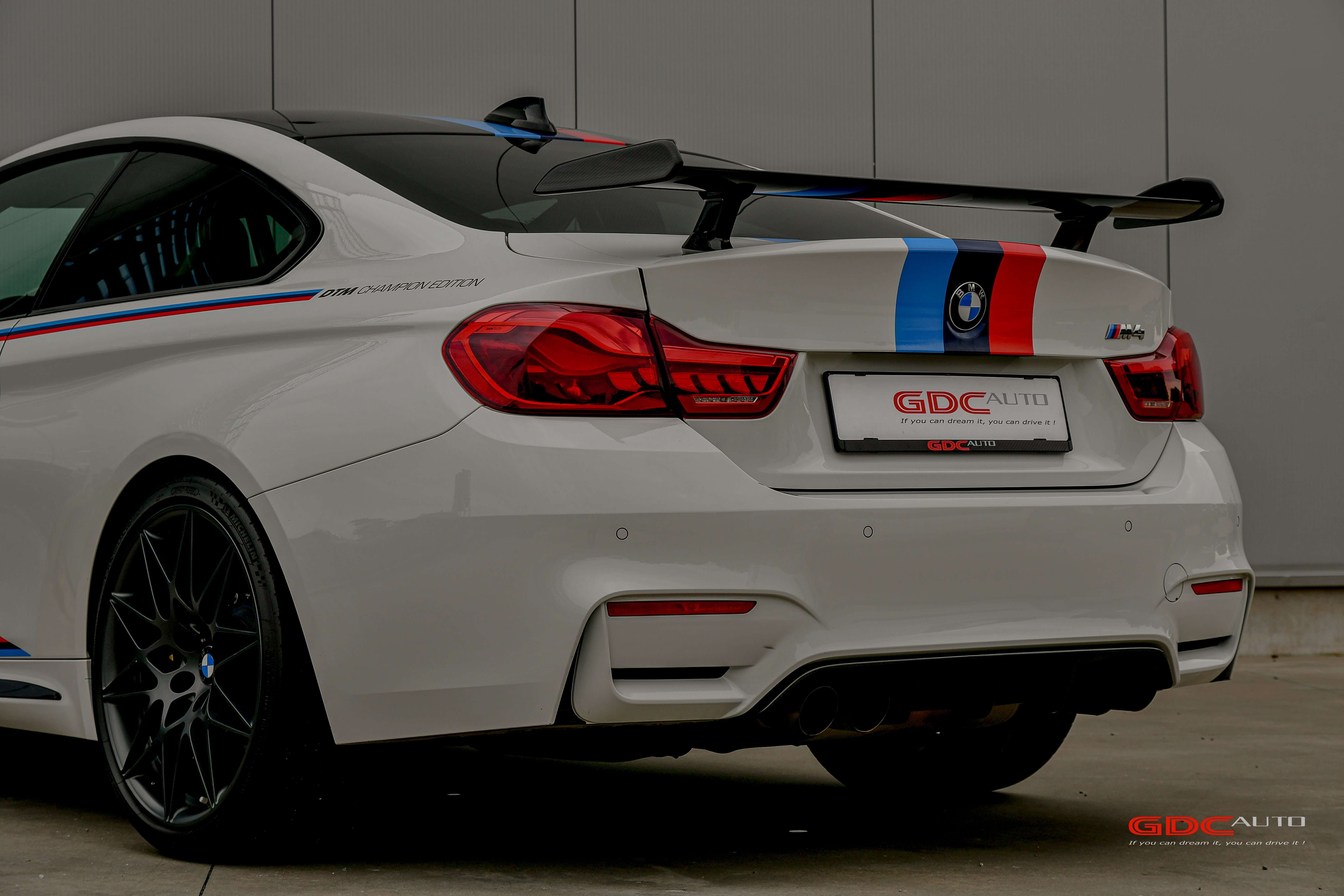 BMW M4 DTM Champion Edition 1/200