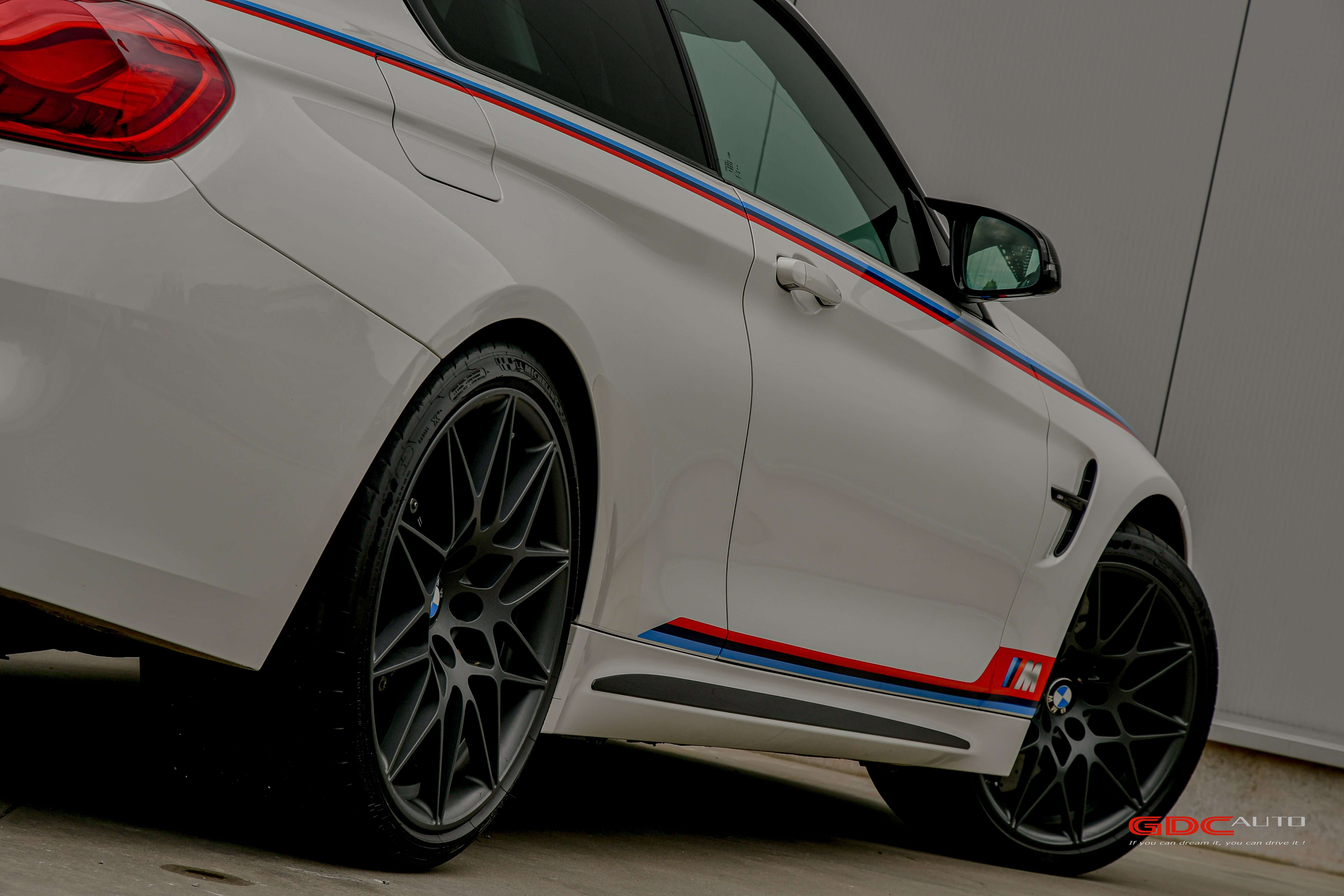 BMW M4 DTM Champion Edition 1/200