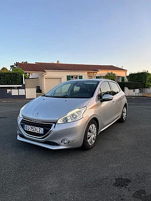 Peugeot 208 1.6 E-HDI FAP 92 ALLURE 5P