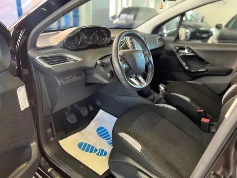 Peugeot 208 1.2i Style