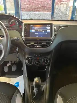Peugeot 208 1.2i Style