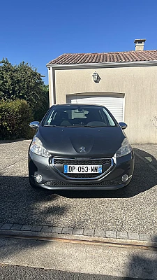 Peugeot 208 (2) 1.2 PURETECH 82 STYLE 5P