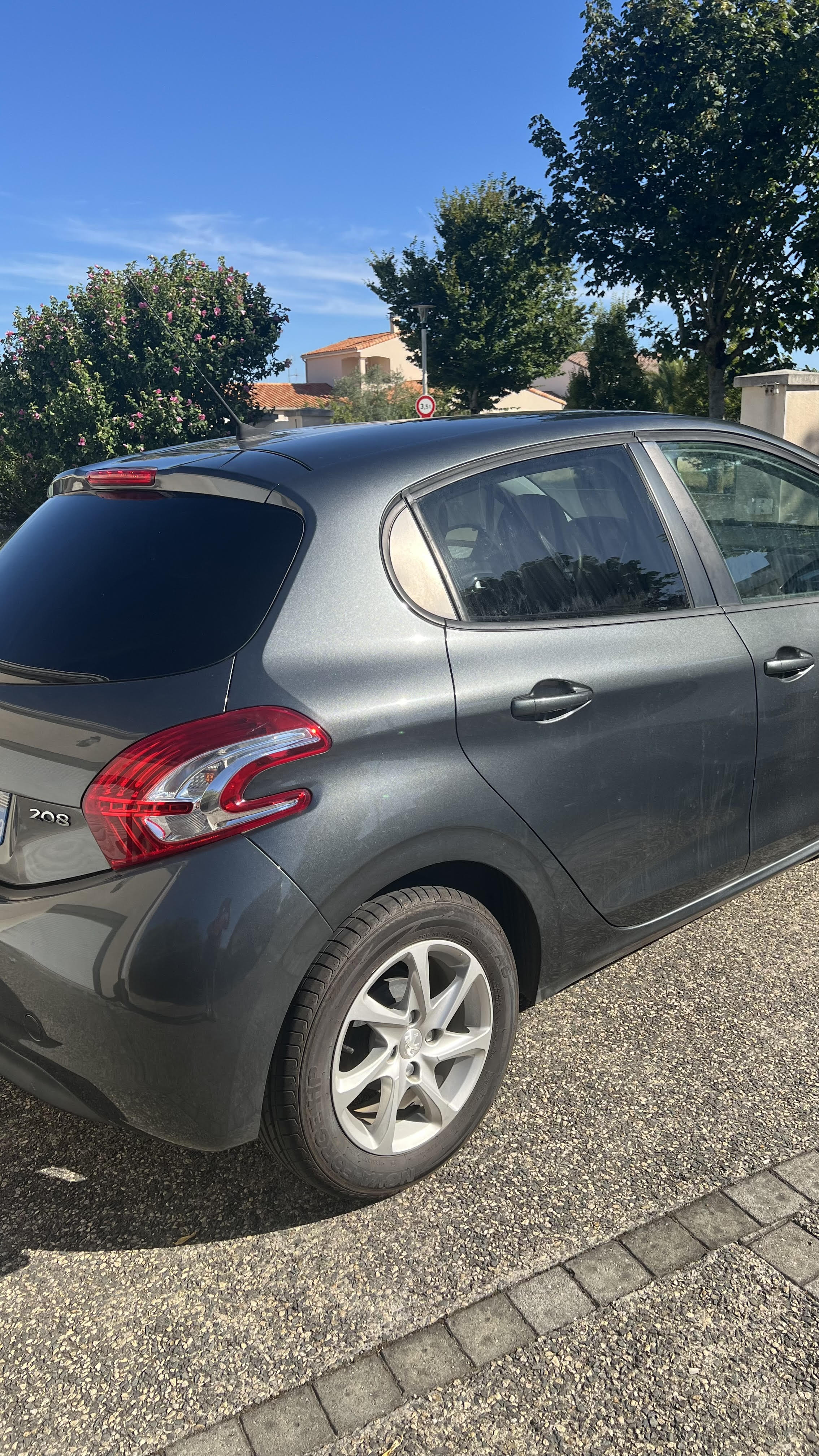 Peugeot 208 (2) 1.2 PURETECH 82 STYLE 5P