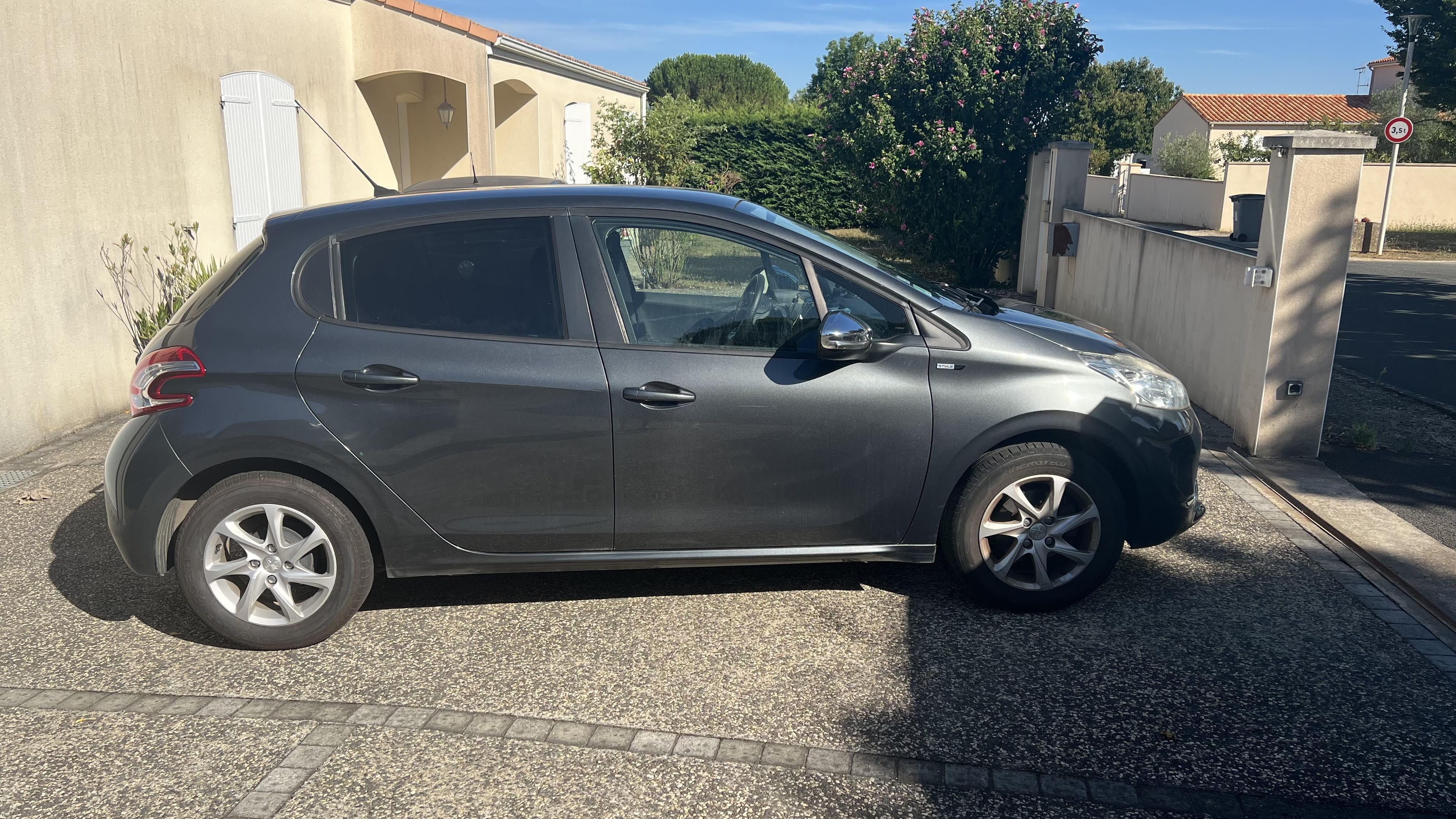 Peugeot 208 (2) 1.2 PURETECH 82 STYLE 5P