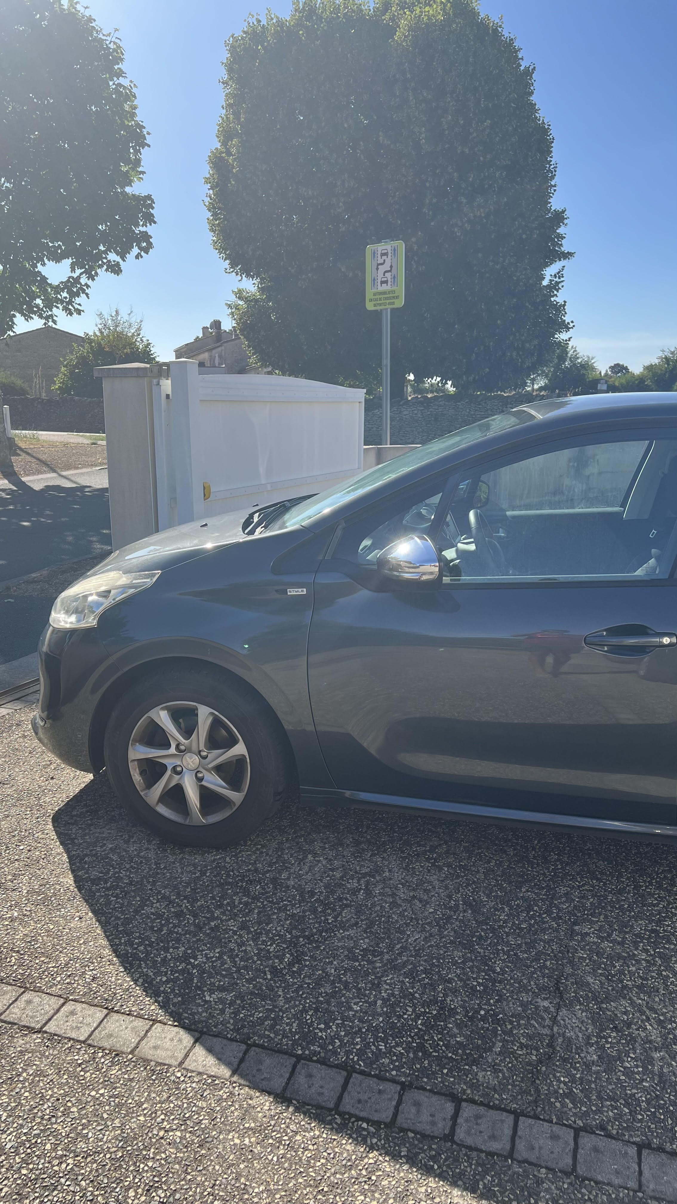 Peugeot 208 (2) 1.2 PURETECH 82 STYLE 5P