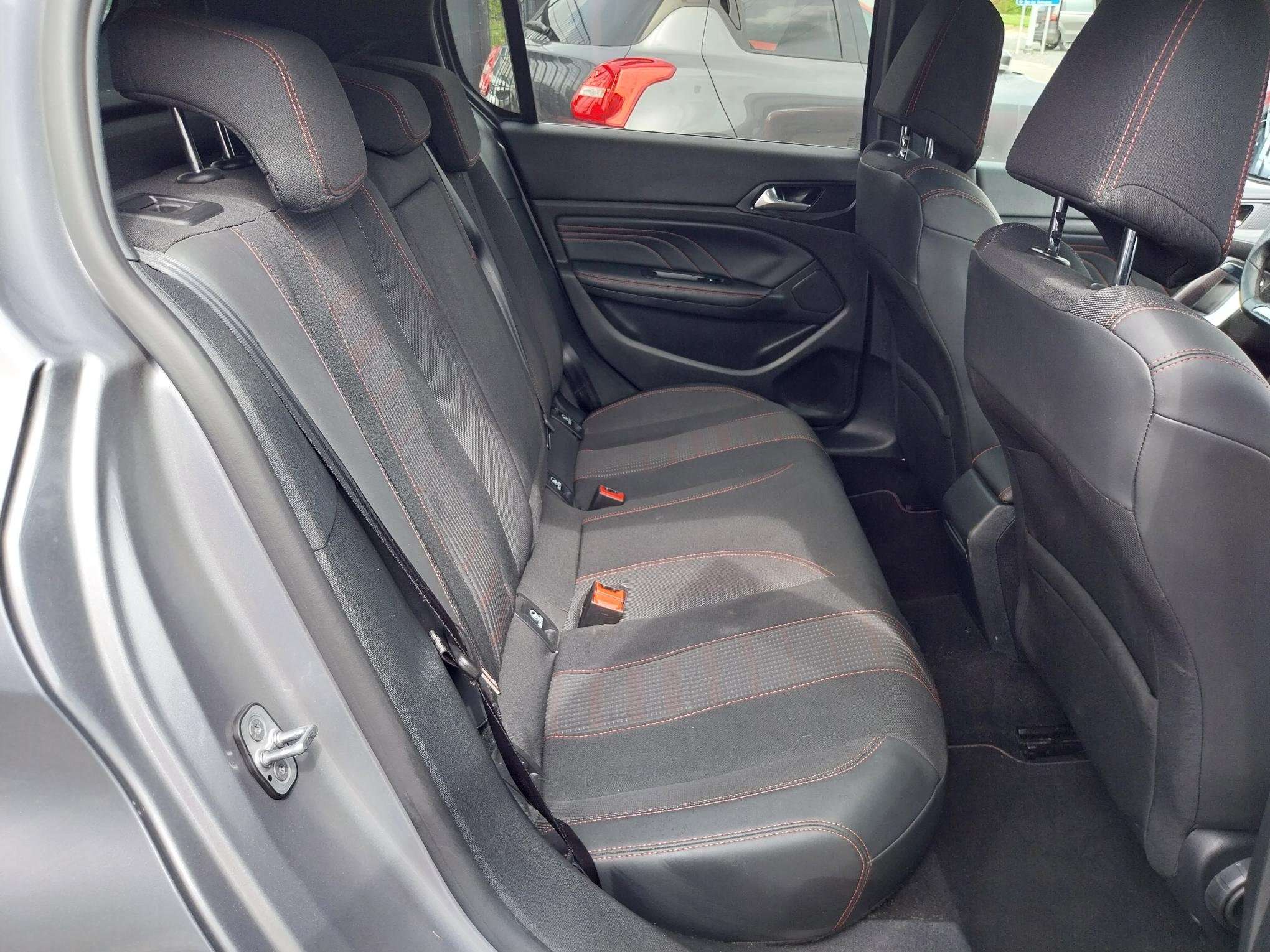 Peugeot 308 1.2 PureTech GT Line /NAVI-CLIM-CAMERA-TOIT PANO/