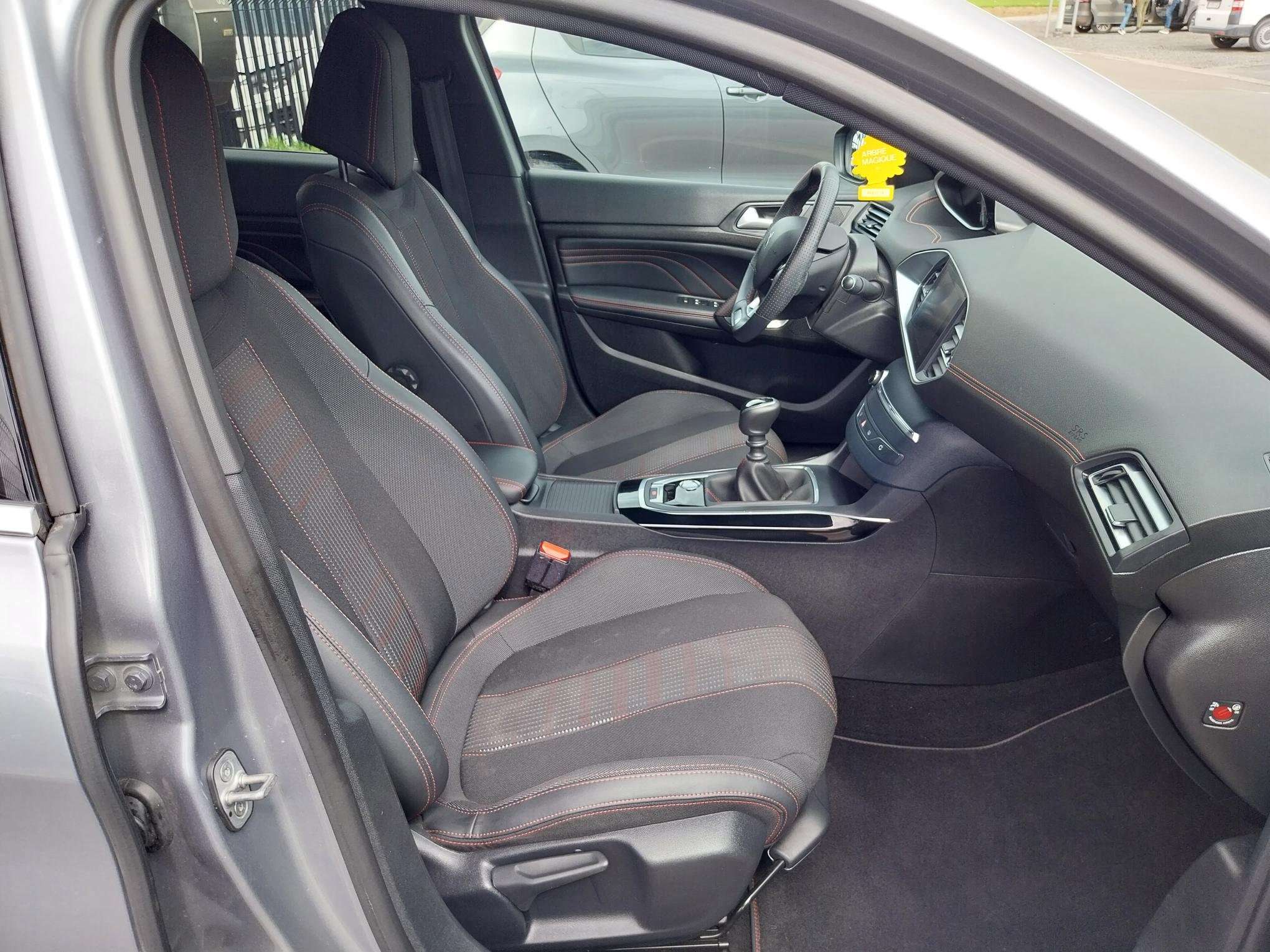 Peugeot 308 1.2 PureTech GT Line /NAVI-CLIM-CAMERA-TOIT PANO/