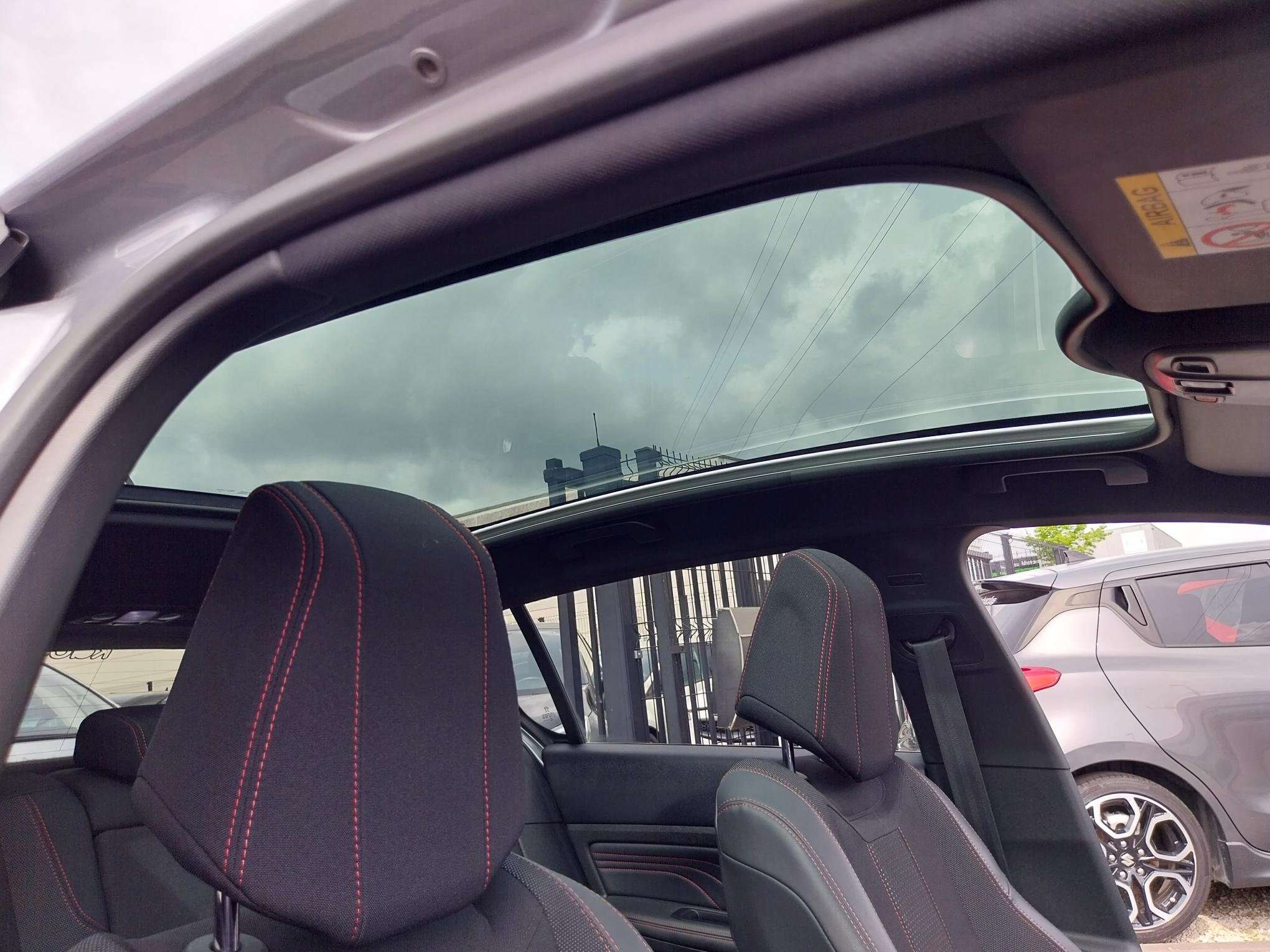 Peugeot 308 1.2 PureTech GT Line /NAVI-CLIM-CAMERA-TOIT PANO/