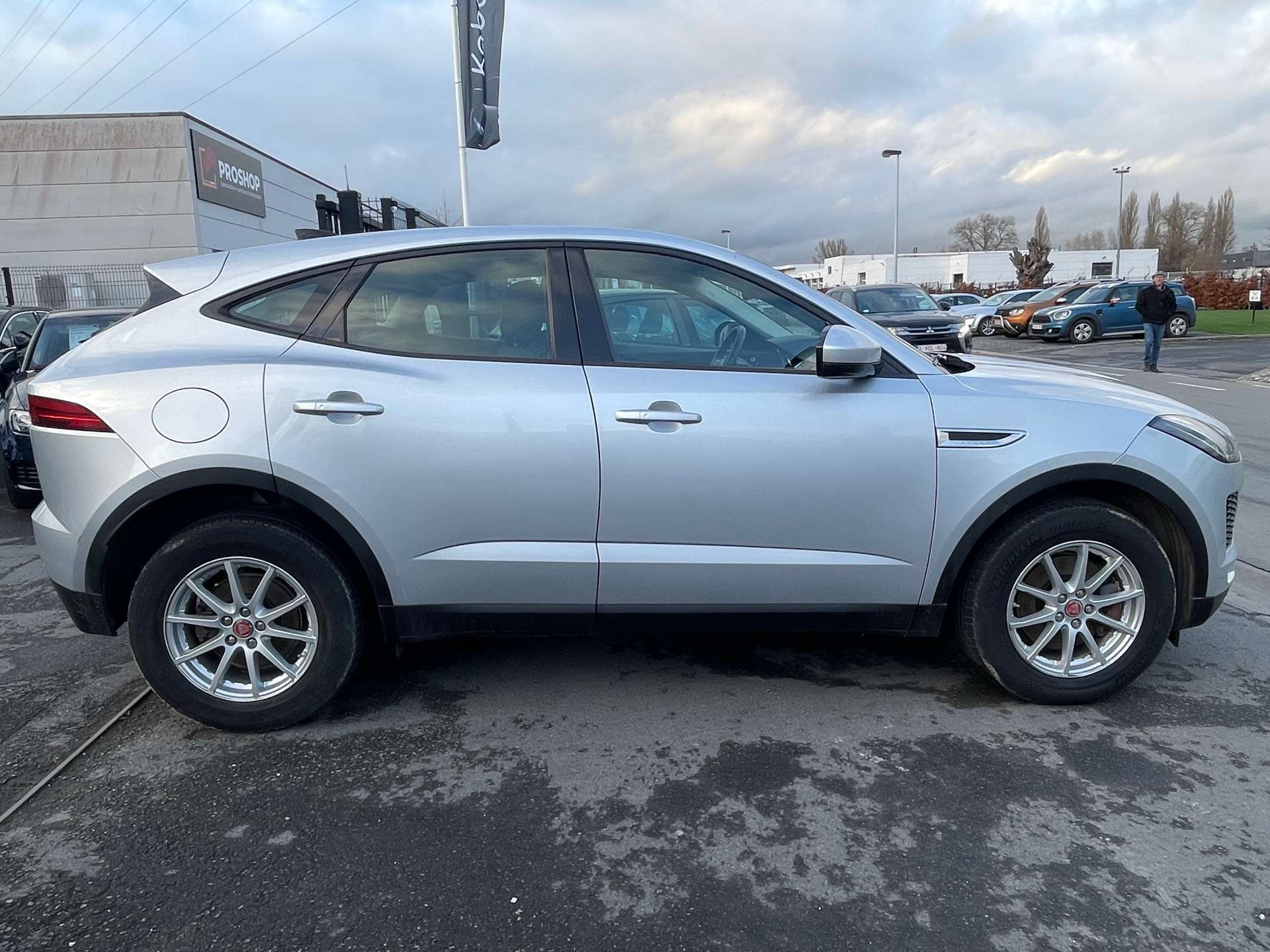 Jaguar E-Pace 2.0 D SE (EU6.2) // TVA RECUPERABLE // GARANTIE