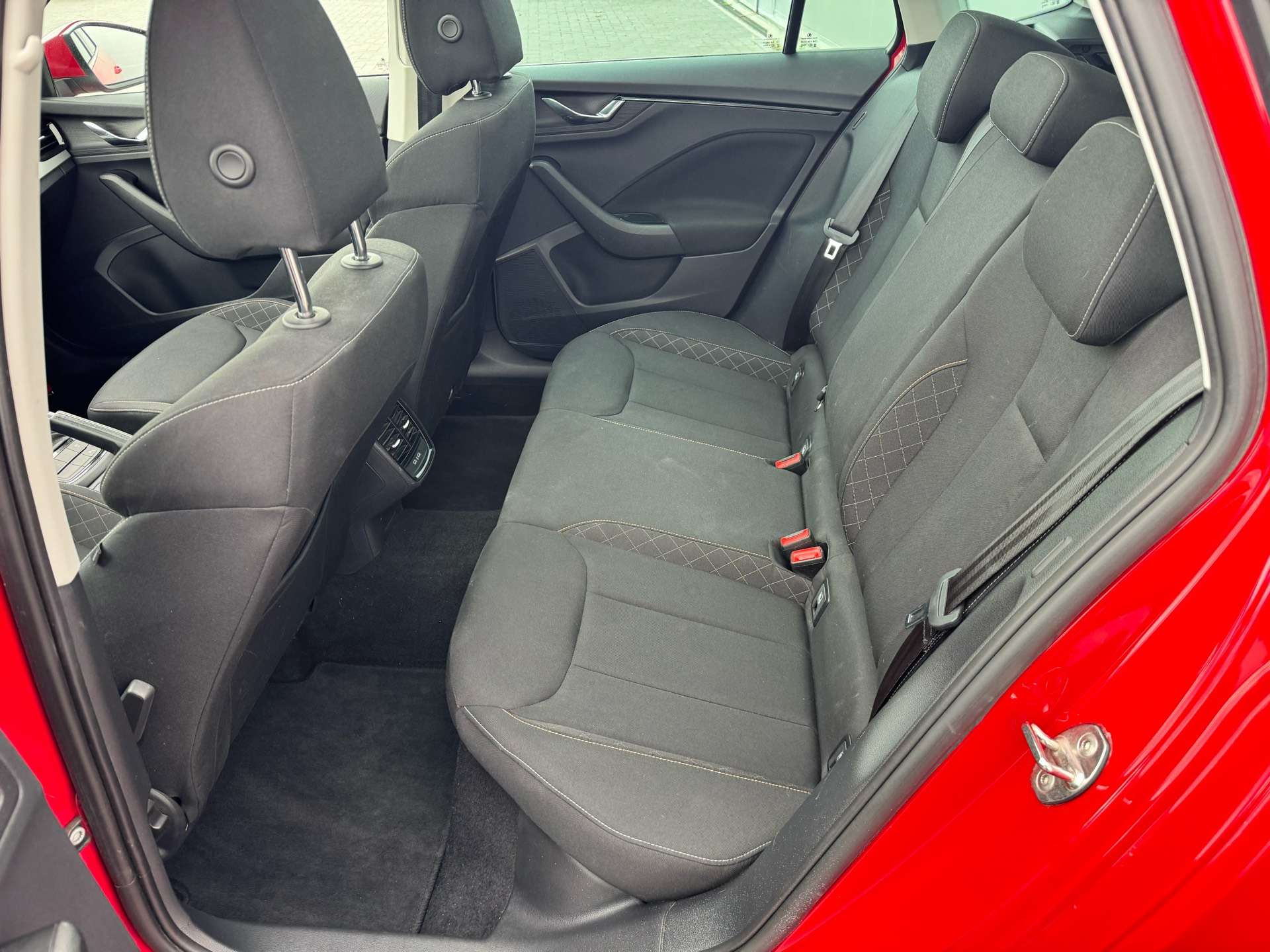 Skoda Kamiq 1.0 TSI Ambition / CARPLAY-GPS / GARANTIE 12 MOIS