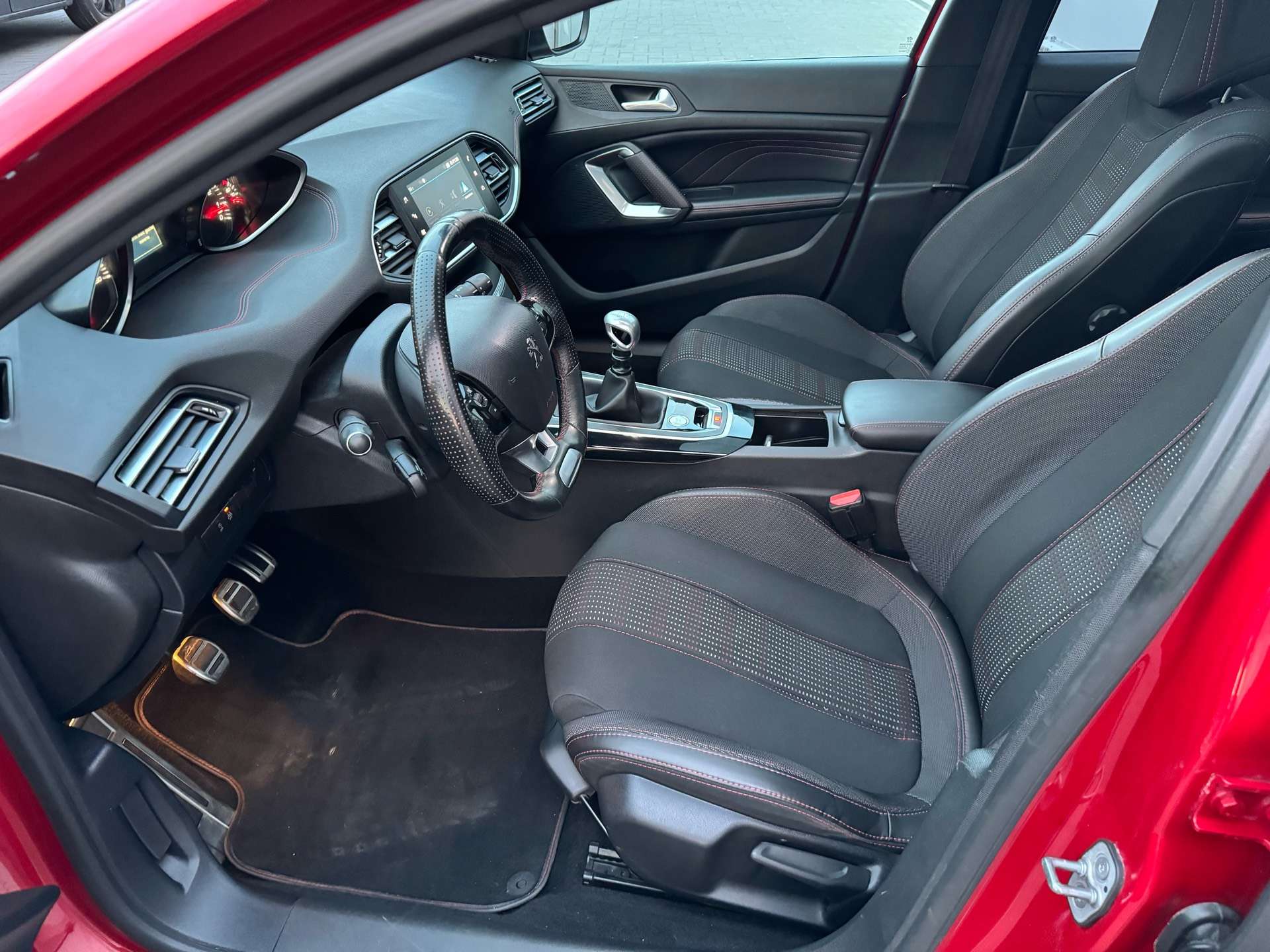 Peugeot 308 1.2 PureTech GT Line (EU6.2) / GARANTIE 12M