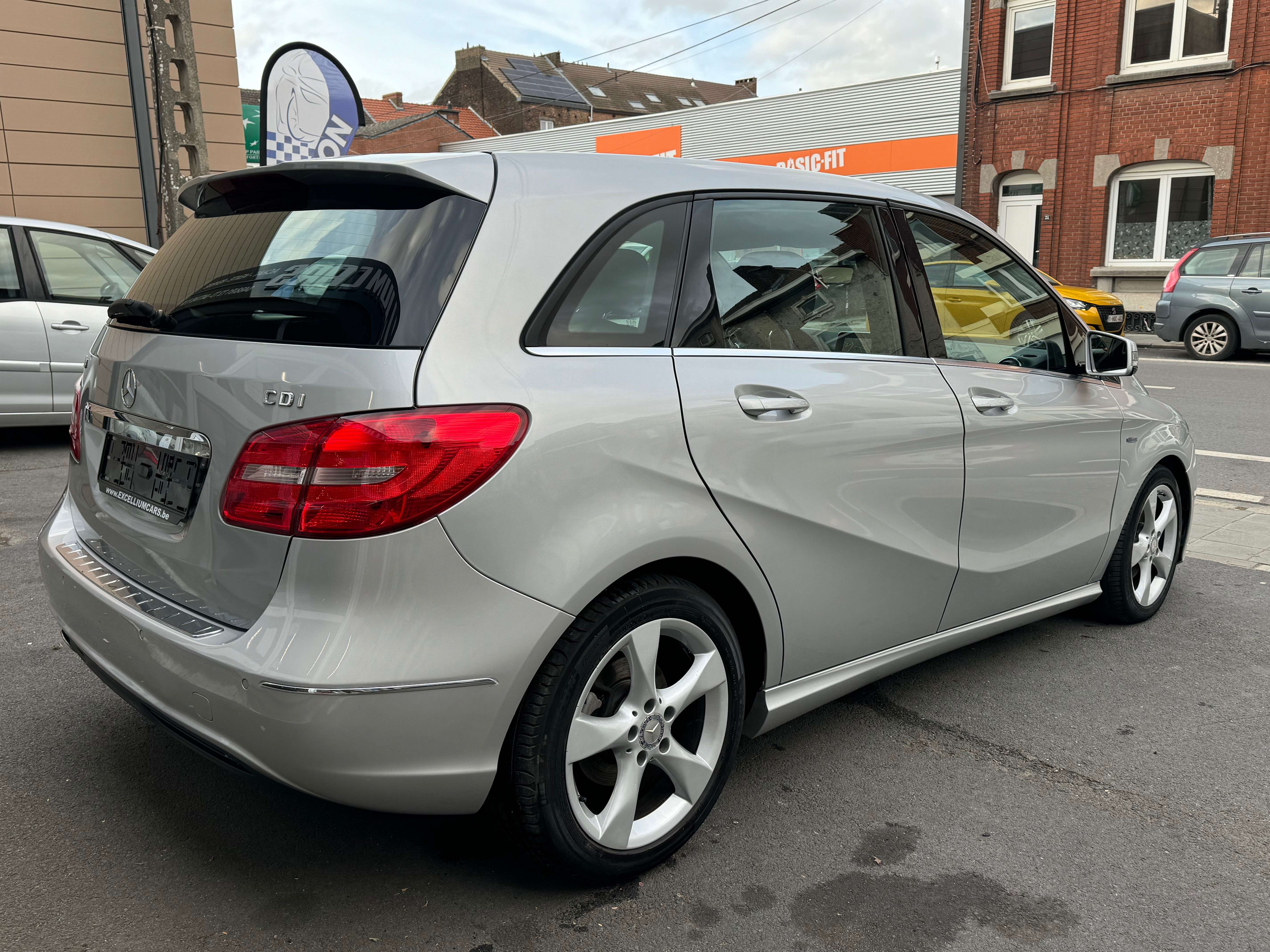 Mercedes-Benz B 180 CDI Airco Gps Jante Semi Cuir Carnet Garantie