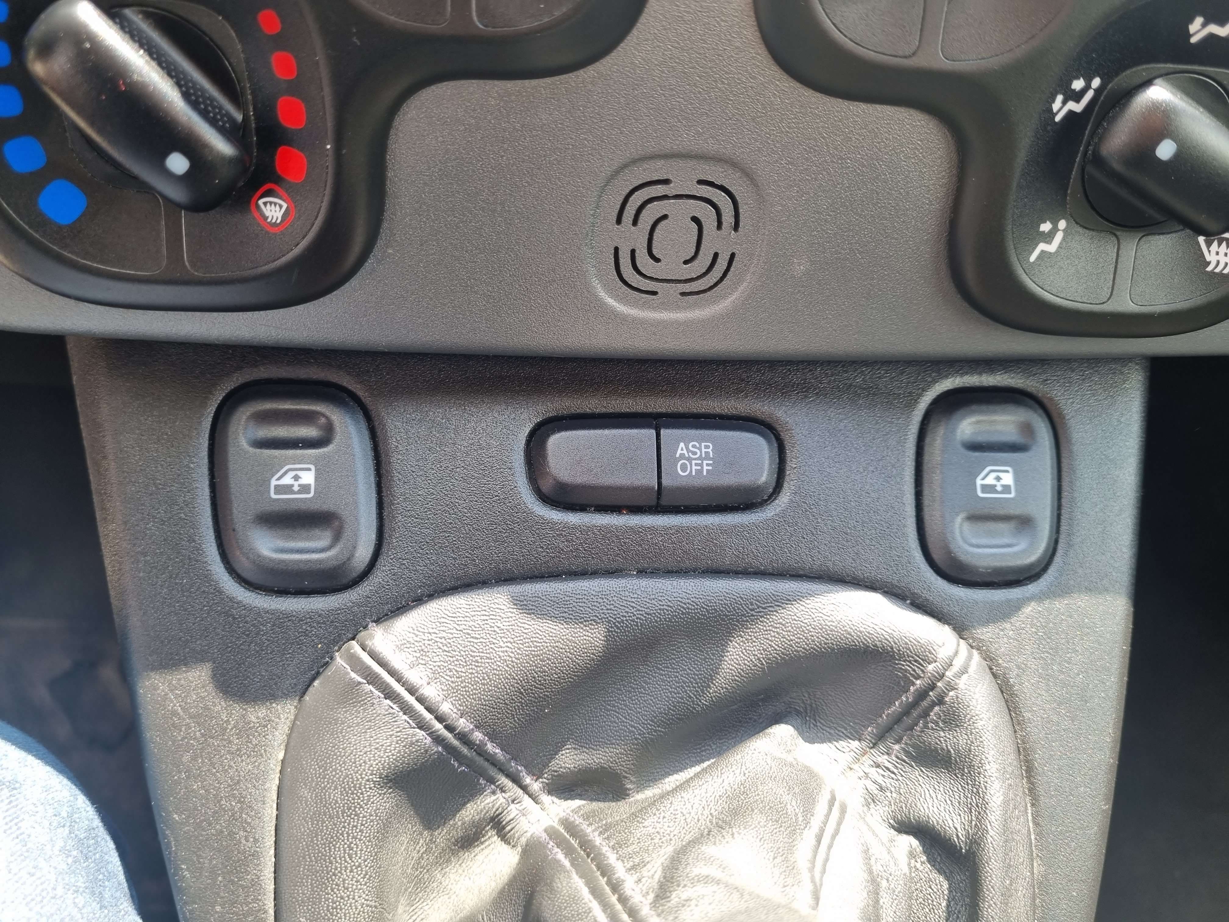 Fiat Panda 1.2i Cross// 1ERE MAIN//CLIM/USB/GARANTIE 12M